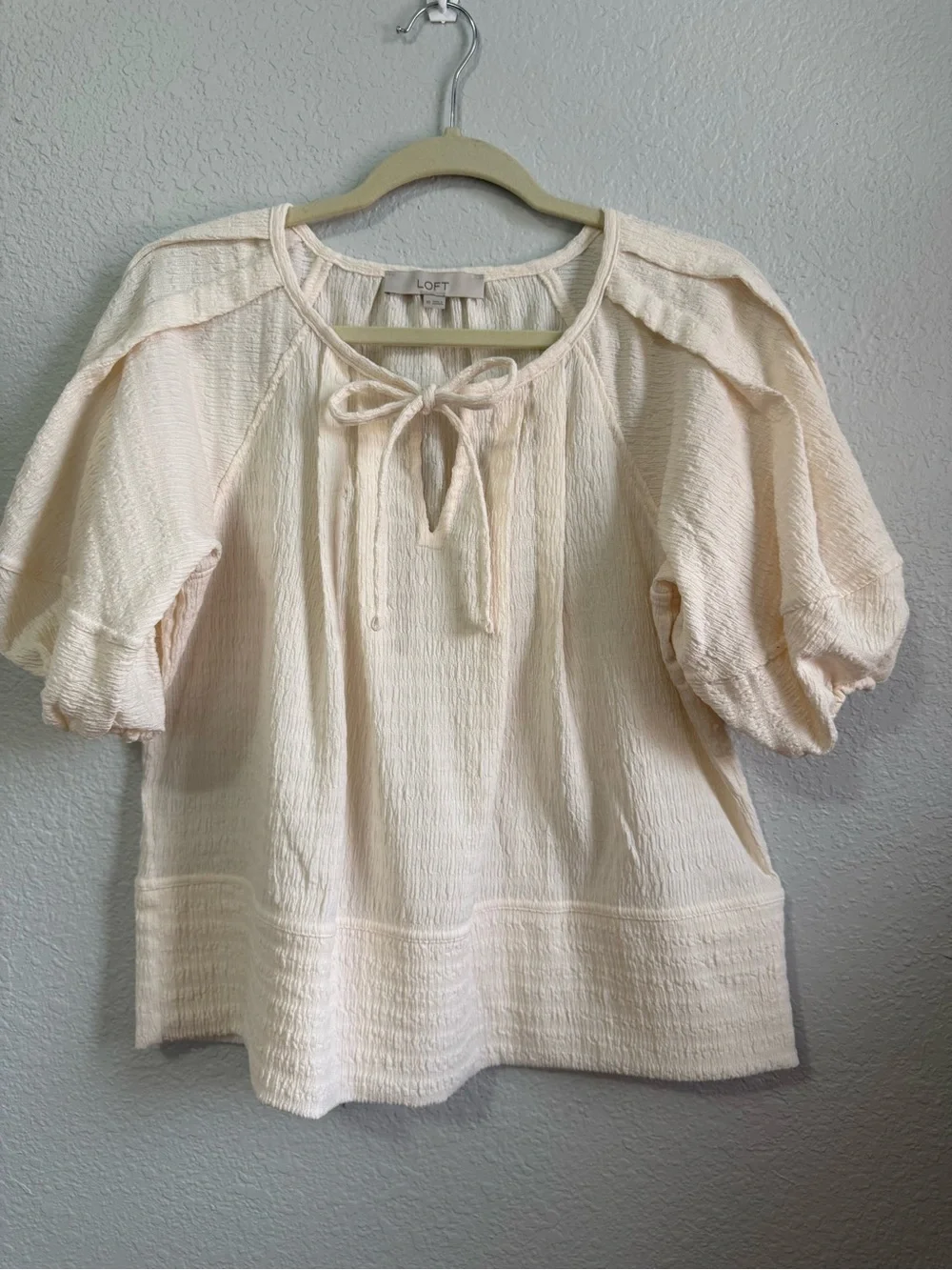 LOFT Pale Cream Tie-Neck Puff Sleeve Blouse
